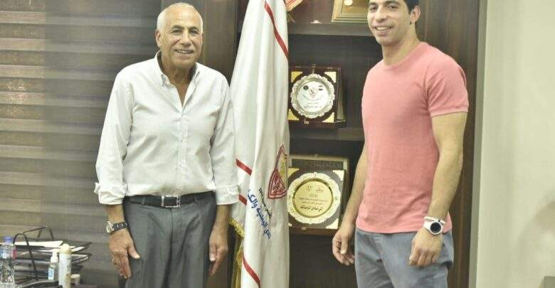 أحمد الأحمر