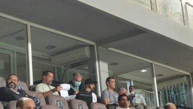 الجهاز الفني لمنتخب مصر يتابع مباراة الزمالك