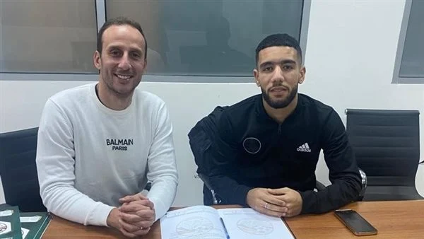 أول صورة لأحمد قندوسي