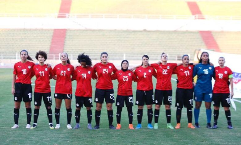 الأهلي فريق نسائي