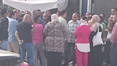 3. احتجاج في فرع الأهلي بالشيخ زايد اعتراضًا على ضعف الرواتب
