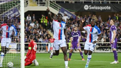 كريستال بالاس يتأهل لنصف نهائي